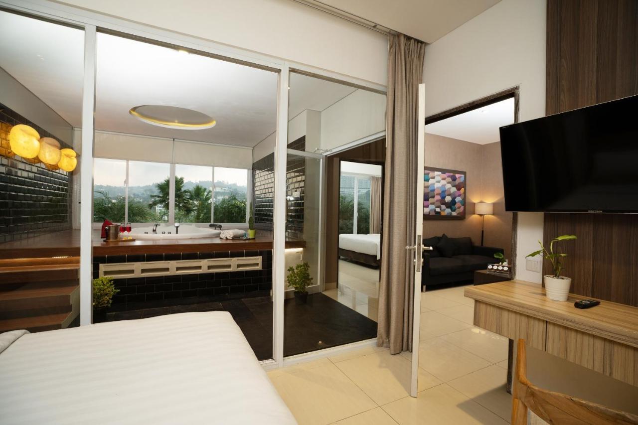 Clove Hotel Bandung Cimenyan Exterior foto