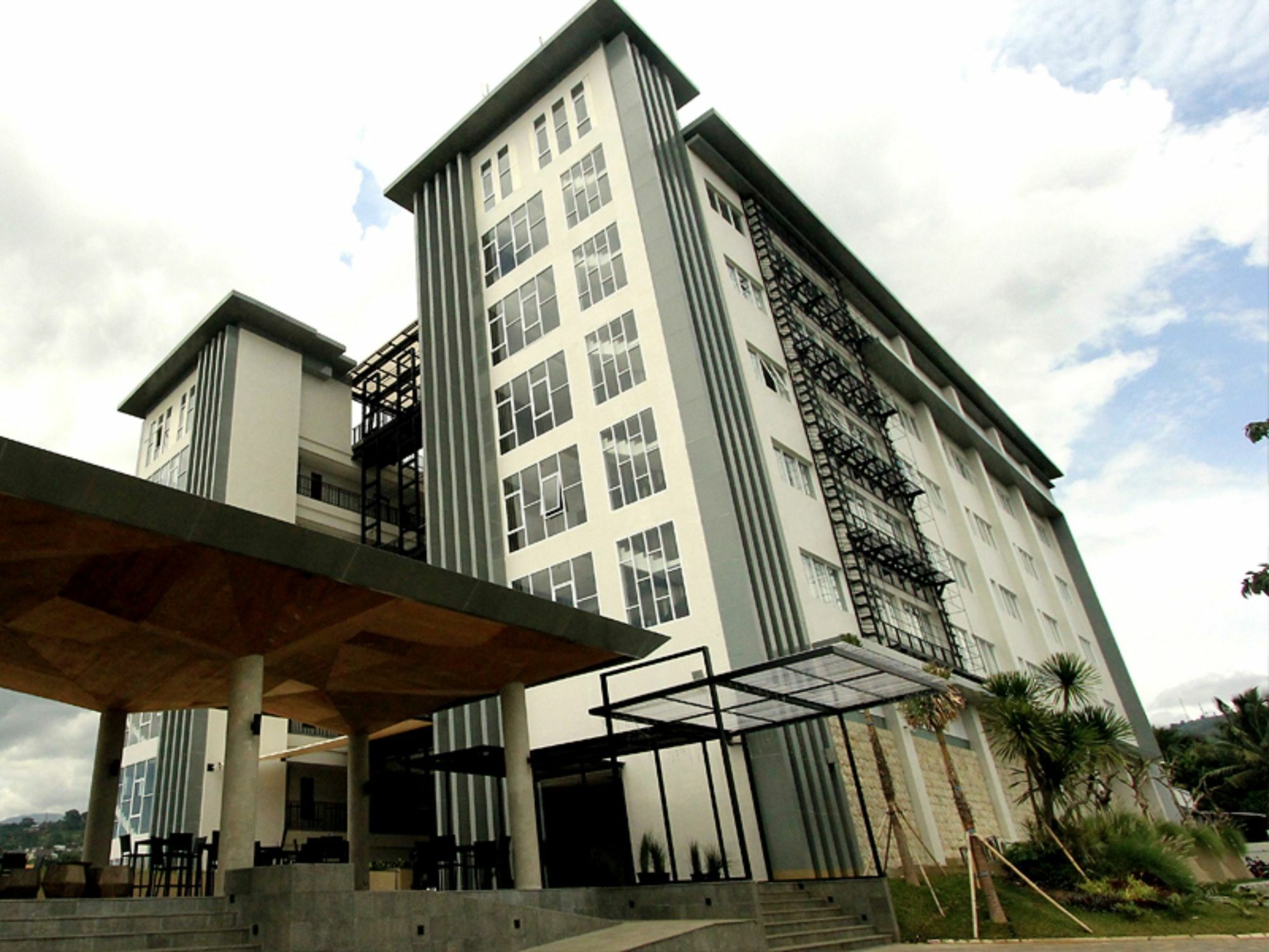 Clove Hotel Bandung Cimenyan Exterior foto